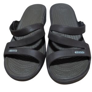 Crocs Women’s Strappy Sandals Size 6 Water Shoes Beach Summer Comfort Lightweigh